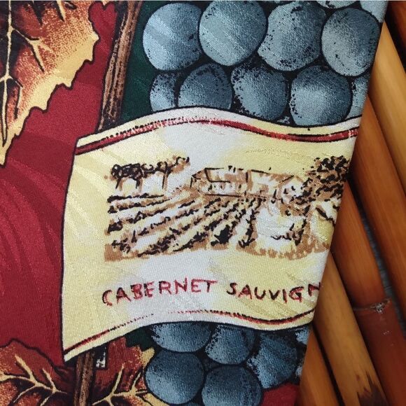 EUC VINTAGE 1996 RALPH MARLIN Cranberry "Wine Labels" Grapes 100% Silk Tie - Picture 10 of 10